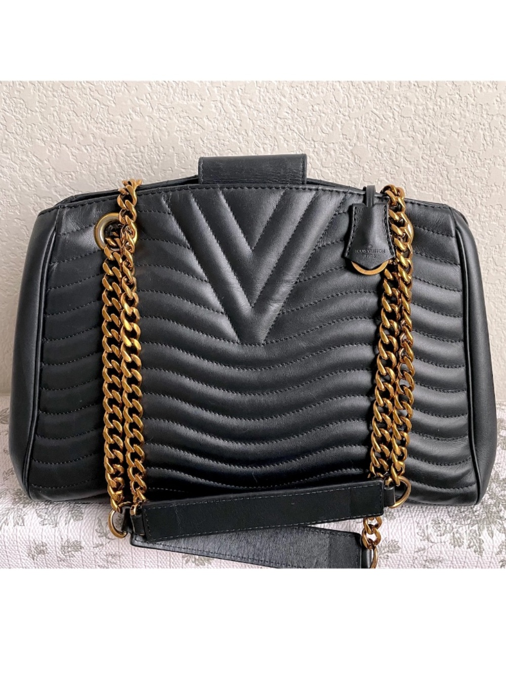 Louis Vuitton New Wave Navy Leather Shoulder Bag - Picture 2 of 8